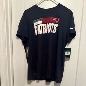 Nike women’s patriots XL T-shirt